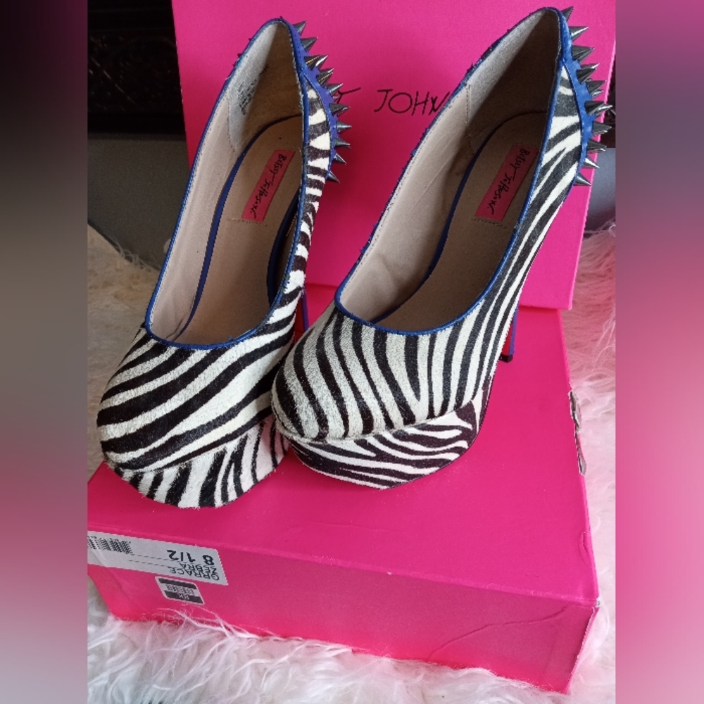 Betsey Johnson 🔥 size 8.5 Grrace Zebra Stripe Stiletto Platform Heel 👠 - Picture 4 of 5